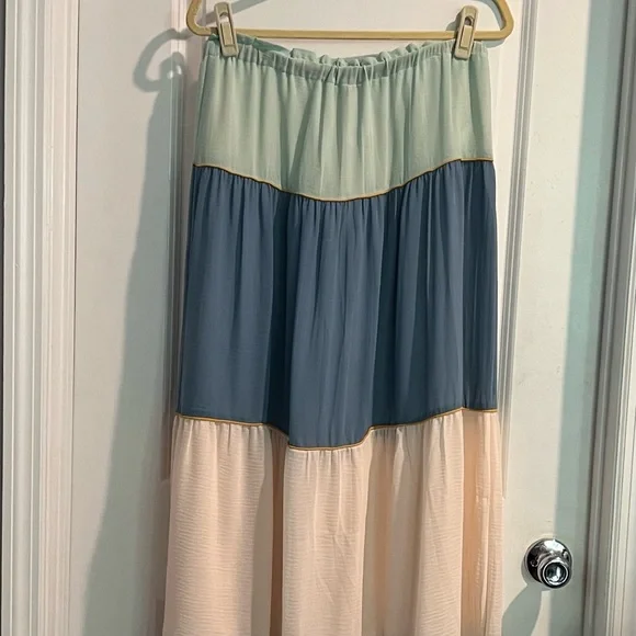Chiffon Midi Skirt - Picture 2 of 3